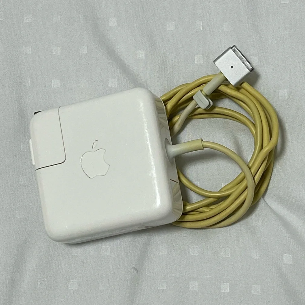 Apple MacBook Air (13-inch, Early 2015) - Silver